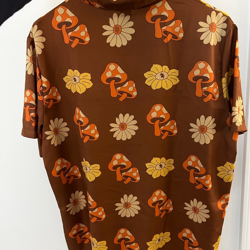 Mushroom button down - Picture 2 of 2